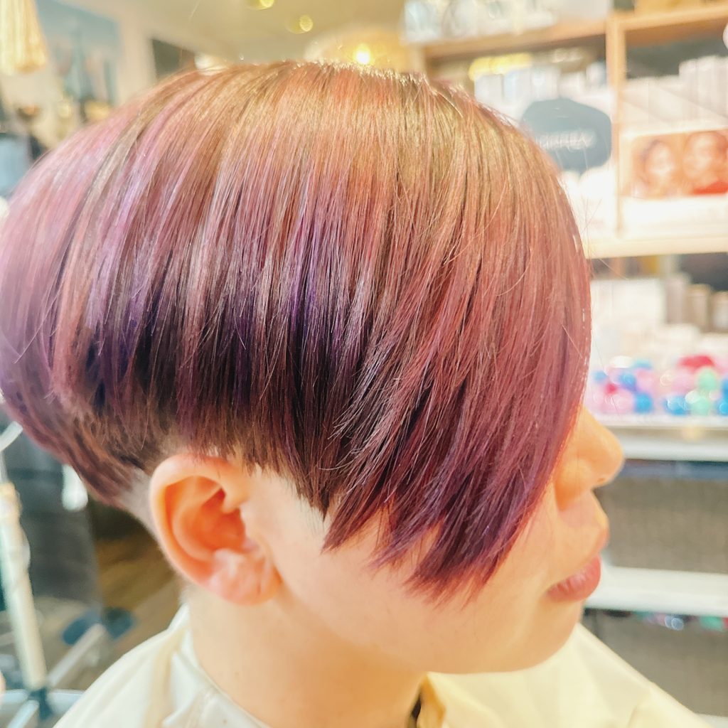 ショートヘアでも活用できるトレンドカラーと宮崎市の美容室(パステルカラー)